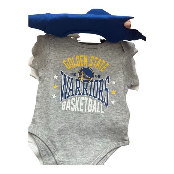 💙💛BRAND NWT Golden State WarriorS 🏀⛹️♂️ onesies (3 pack) size 3-6 months💛💙 - Picture 2 of 6